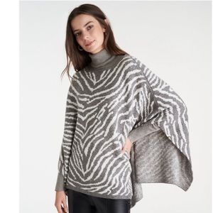 Ann Taylor Women's Gray Zebra Print Wool Blend Poncho